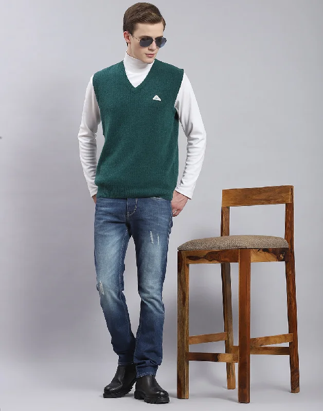 Men Green Solid V Neck Sleeveless Sweater